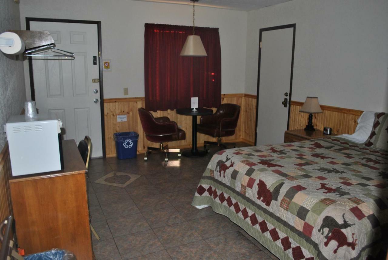 Aspen Inn Fort Klamath エクステリア 写真