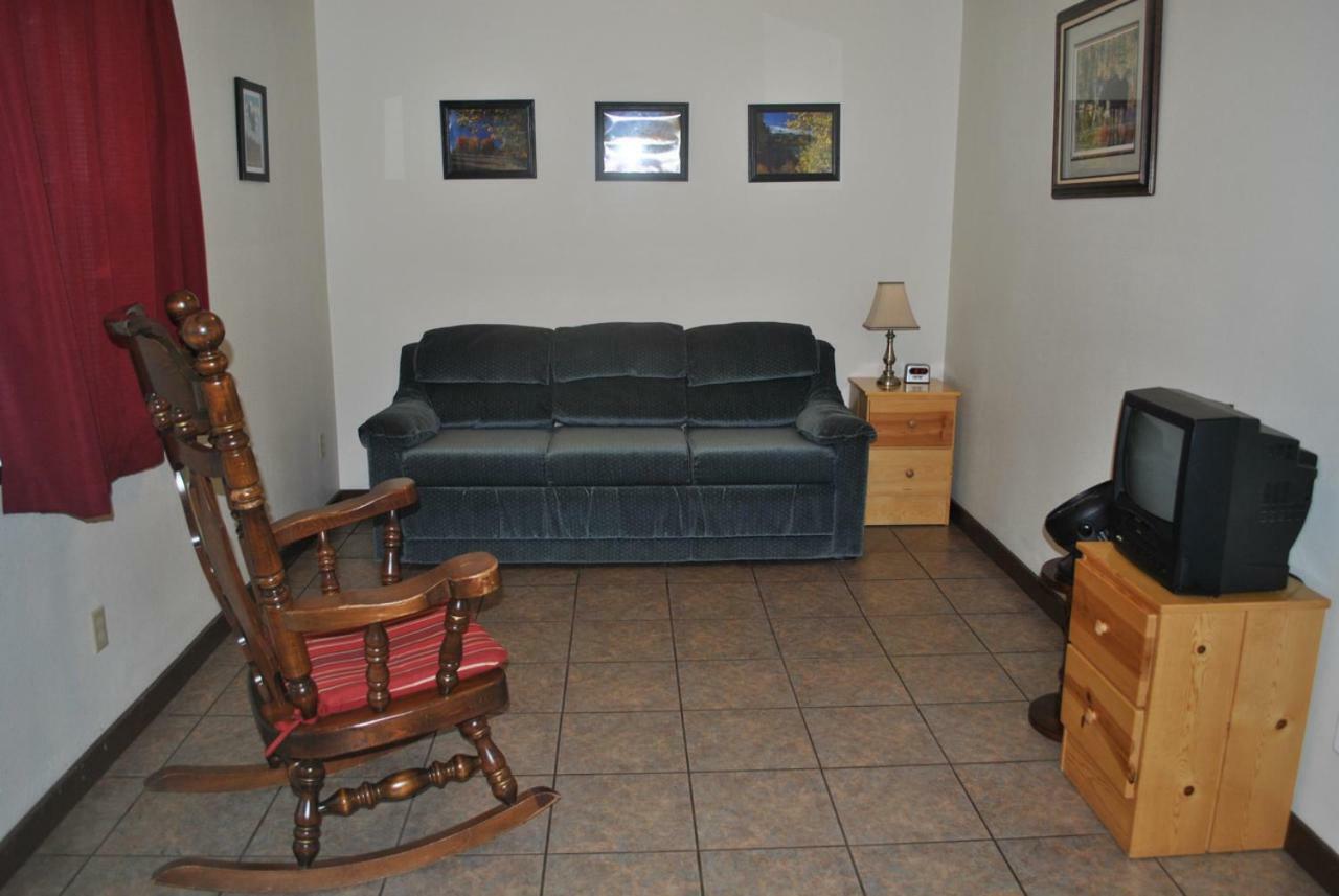 Aspen Inn Fort Klamath エクステリア 写真