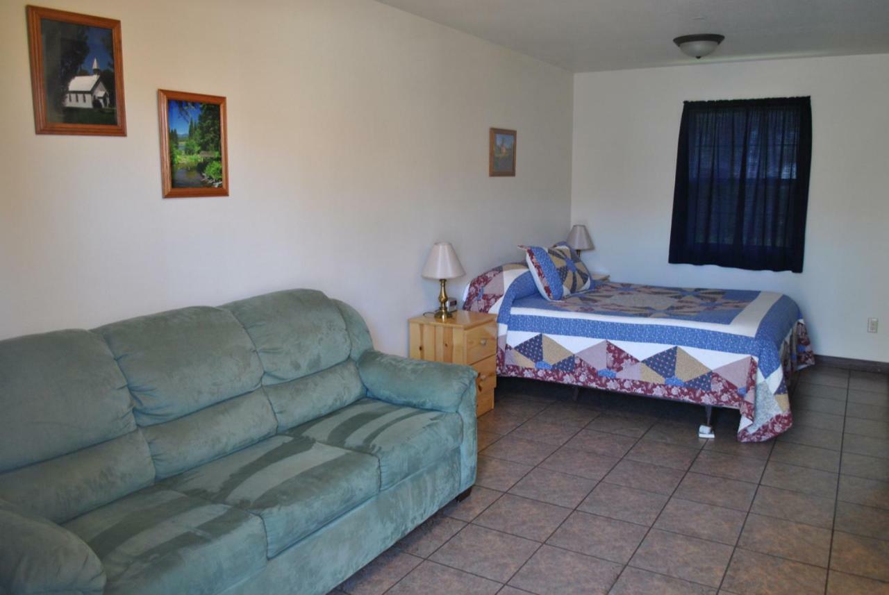Aspen Inn Fort Klamath エクステリア 写真