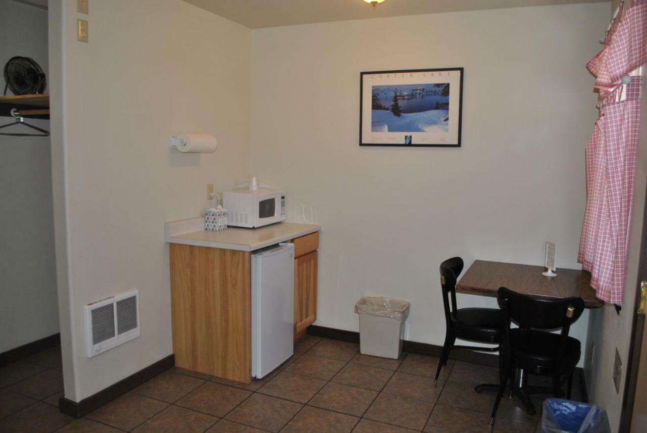 Aspen Inn Fort Klamath エクステリア 写真