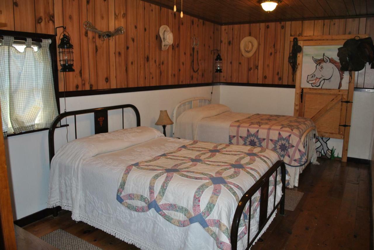 Aspen Inn Fort Klamath エクステリア 写真